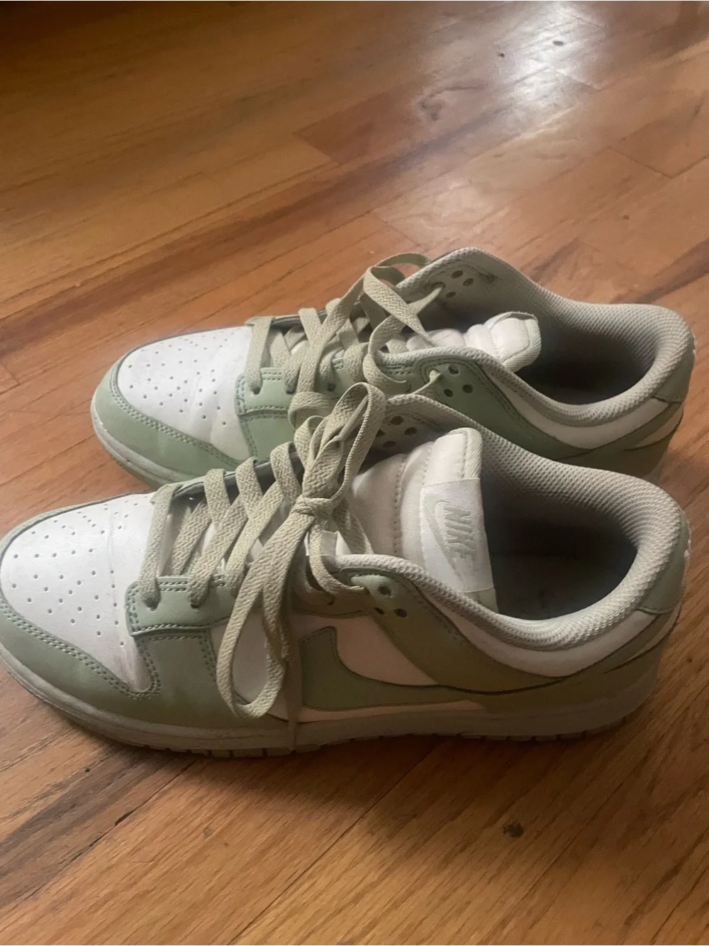 Nike Low-Top Sneakers in White and Light Green
